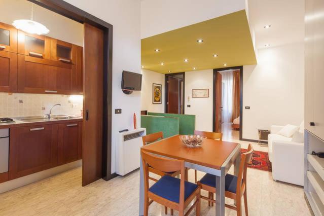 Apartament Deluxe Quattro Spade ヴェローナ エクステリア 写真